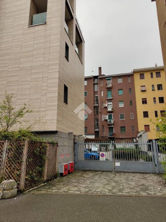 Garage in vendita a Milano via Fra Luca Pacioli, 2
