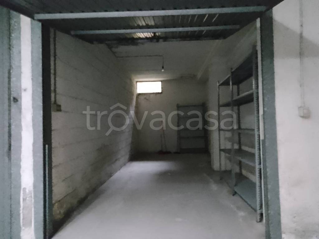 Garage in vendita a Giulianova via Ippolito Nievo