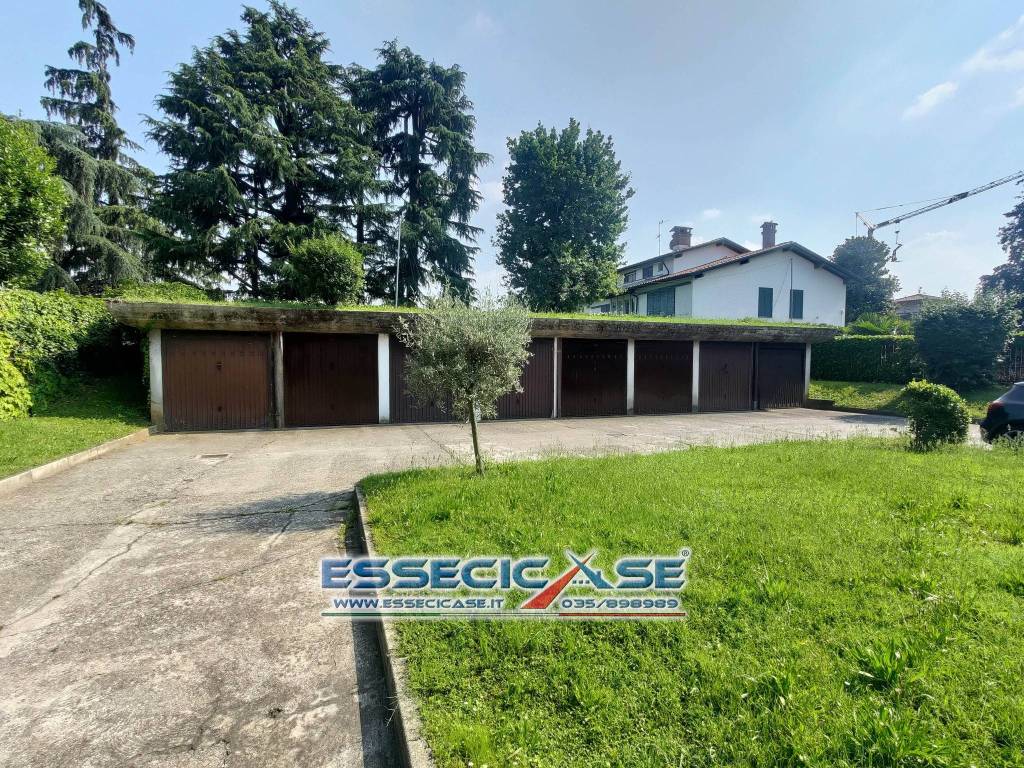 Garage in vendita a Urgnano via Alessandro Manzoni, 180