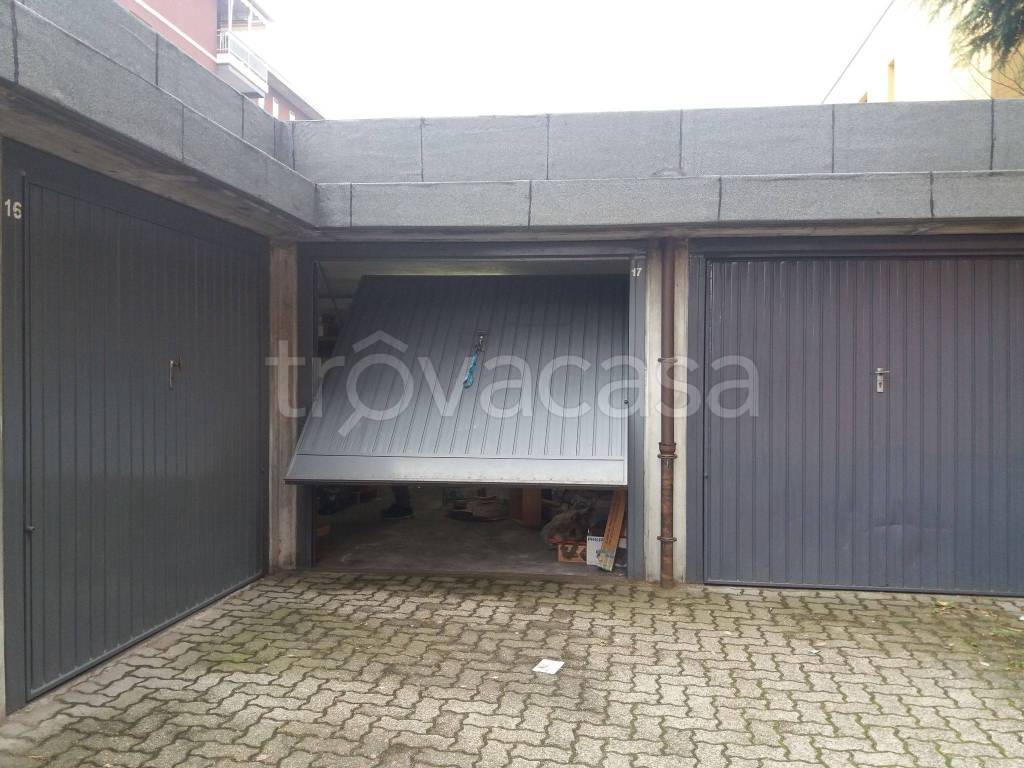 Garage in vendita a Parma via Silvio Pellico, 11