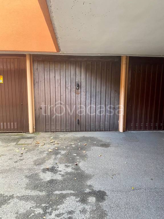 Garage in vendita a Monza via Giulio Caccini, 12