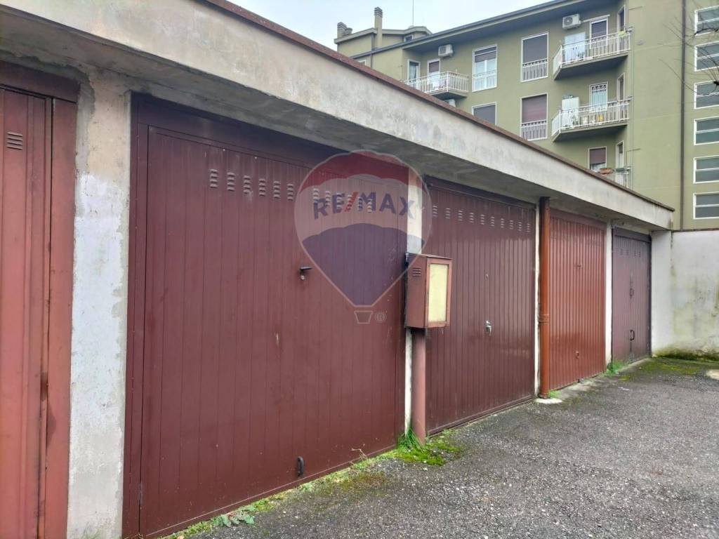 Garage in vendita a San Giuliano Milanese via mazzini, 8