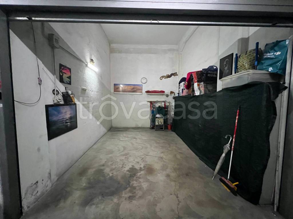 Garage in vendita a Genova via Marina di Robilant, 10