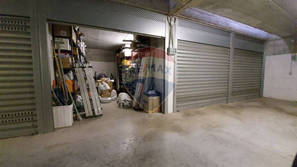 Garage in vendita a Roma via dei Limoni, 11/c