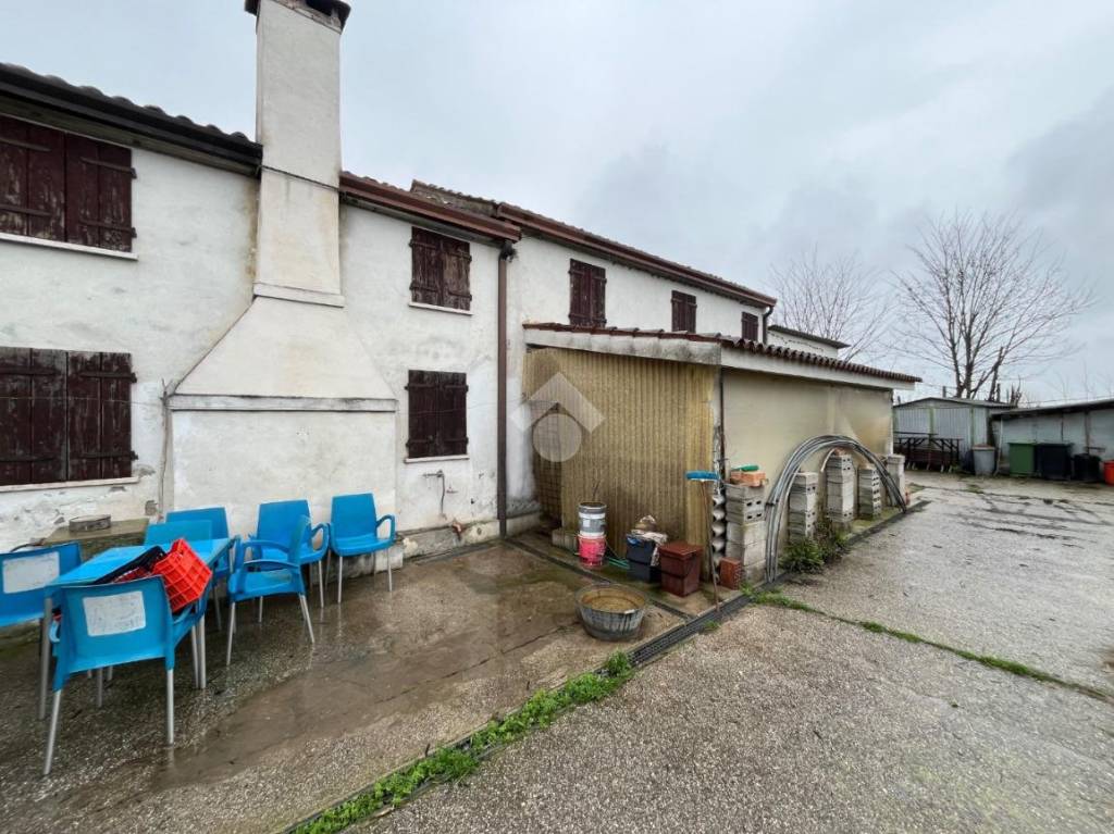 Casa Indipendente in vendita a Villa Estense via Bertuolo, 5