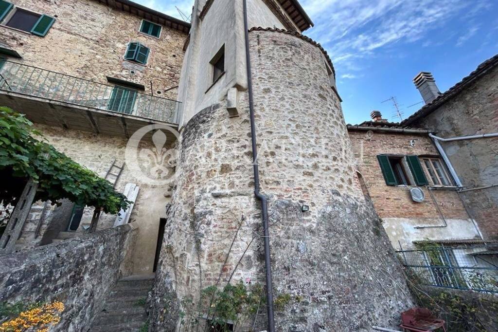 Appartamento in vendita a Cetona piazza Giuseppe Garibaldi, 29