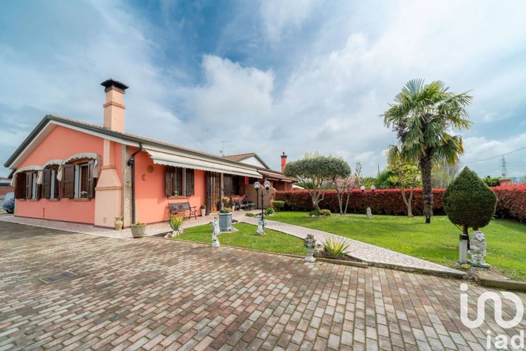 Villa in vendita a Villafranca Padovana via Bosco, 21