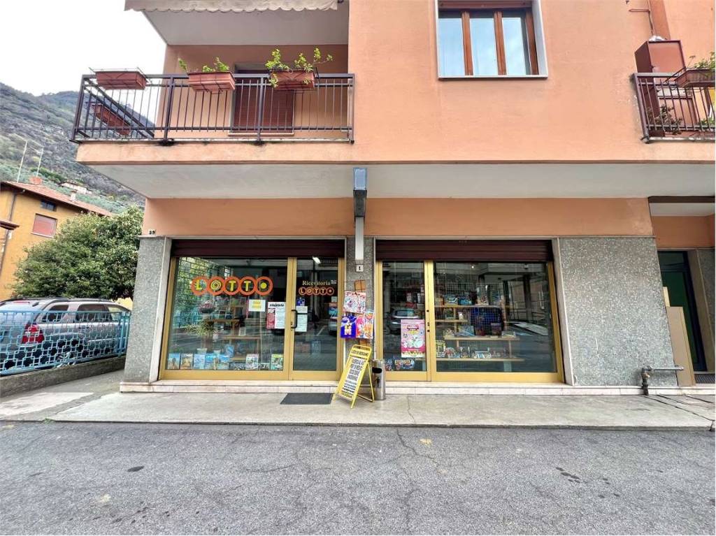 Edicola in vendita a Rogno via Largo Aldo Moro, 1