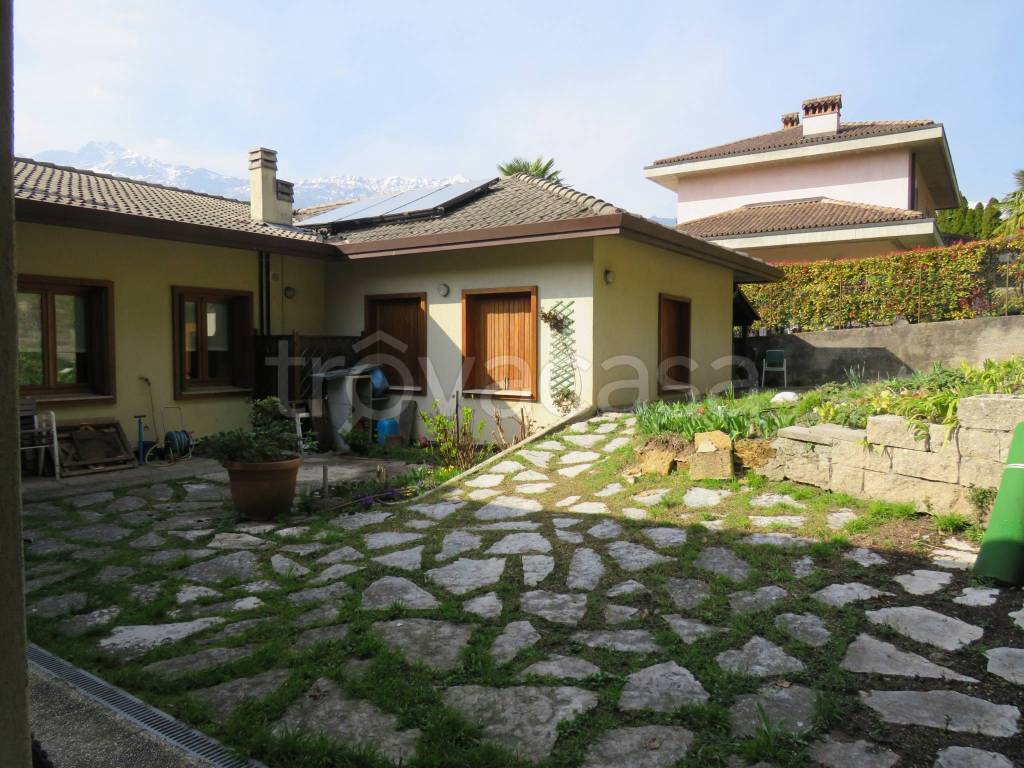 Villa Bifamiliare in vendita a Rovereto via Bellavista 1
