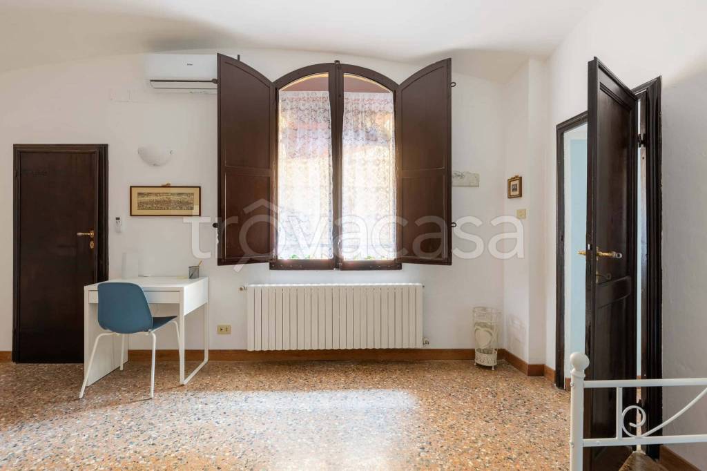 Appartamento in affitto a Bologna via San Mamolo,3