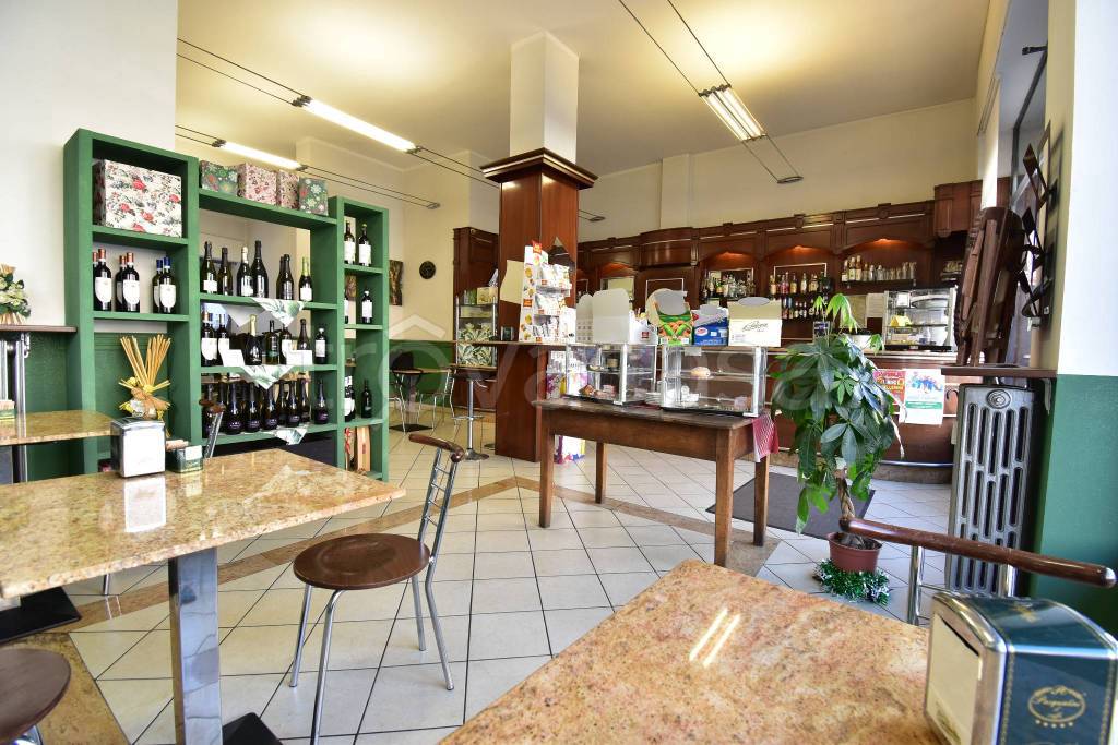 Bar in vendita a Torino corso Monte Grappa, 61