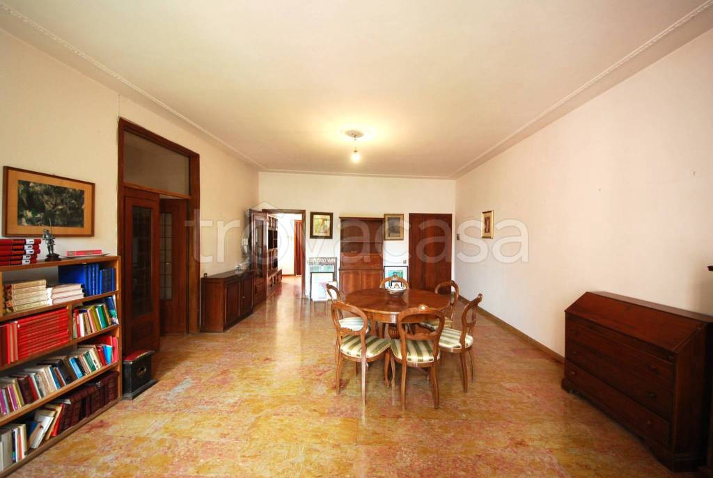 Appartamento in vendita a Spoleto via Carlo Cattaneo