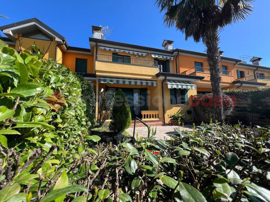 Villa a Schiera in vendita a Selvazzano Dentro via Monache, 33