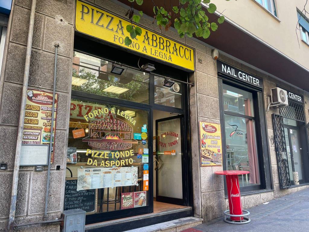 Pizzeria in vendita a Roma via Veturia