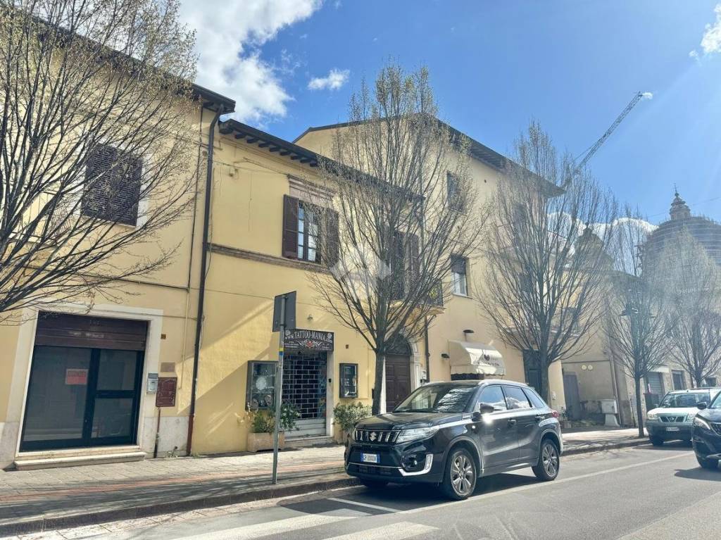 Appartamento in vendita ad Assisi via patrono d'Italia, 32
