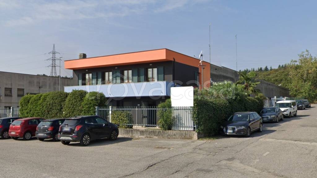 Capannone Industriale all'asta a Soiano del Lago via Levrini, 4