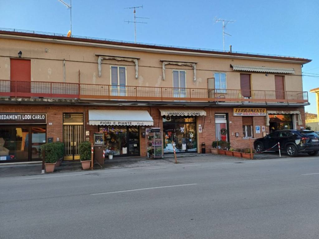 Negozio in vendita a Sant'Agata Bolognese corso Pietrobuoni, 53