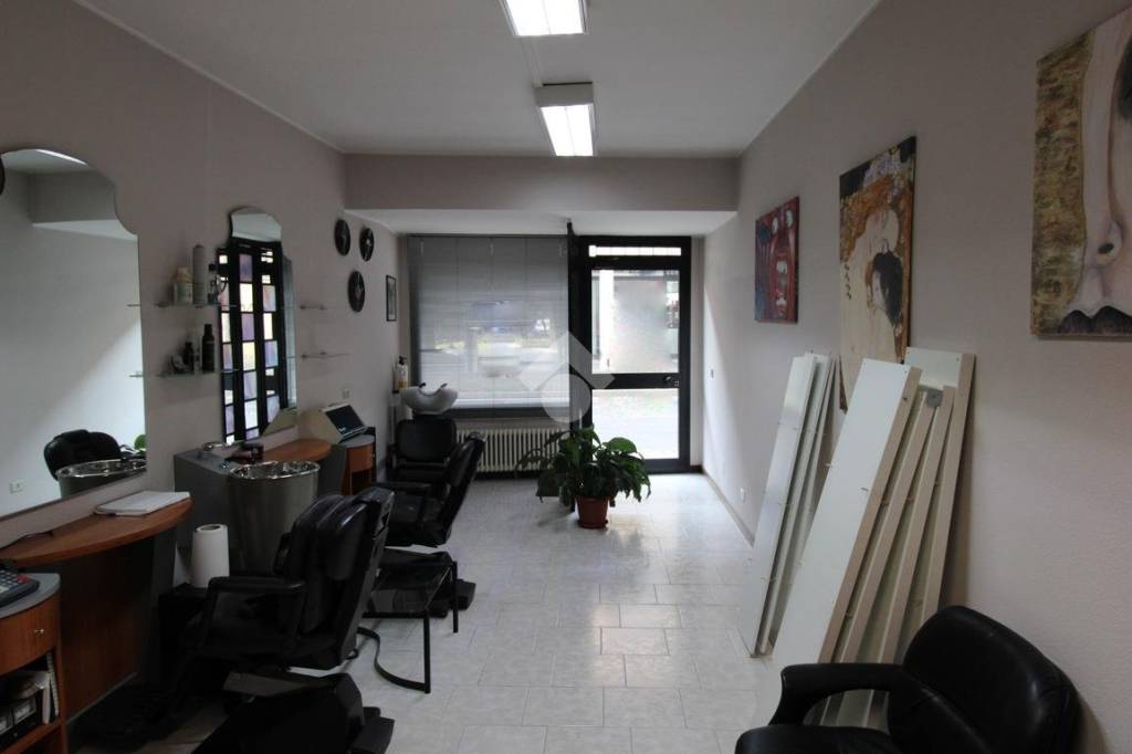 Ufficio in vendita a Presezzo via Vittorio Veneto, 1