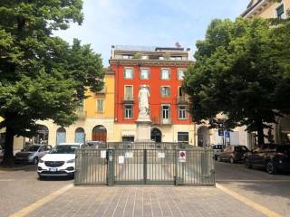 Garage in affitto a verona piazzetta santi apostoli