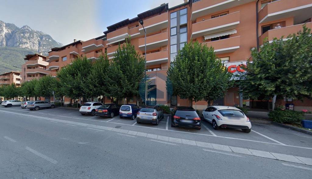 Negozio in vendita a Darfo Boario Terme via Manifattura Vittorio Olcese