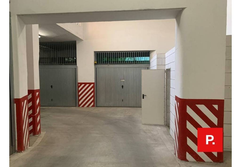 Garage in vendita a Caserta via Cesare Battisti