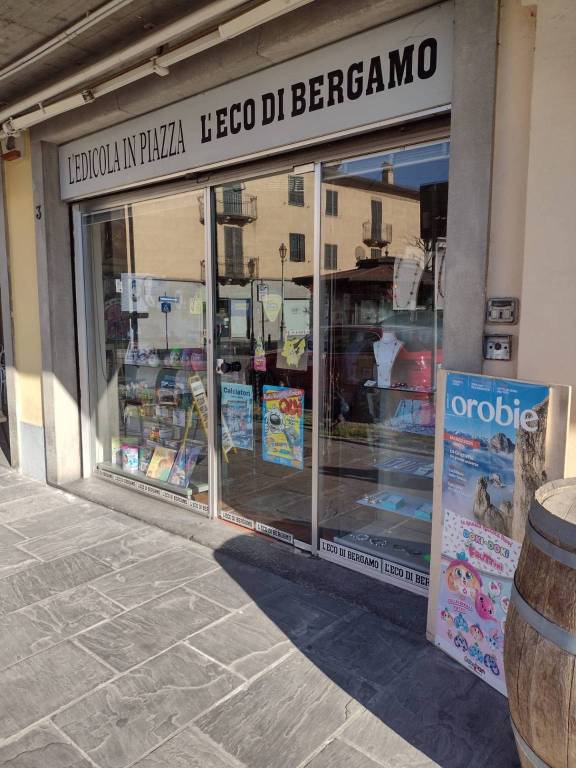 Edicola in vendita a Grumello del Monte piazza Roma