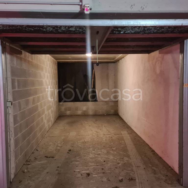 Garage in vendita a Milano via Luigi Varanini, 24