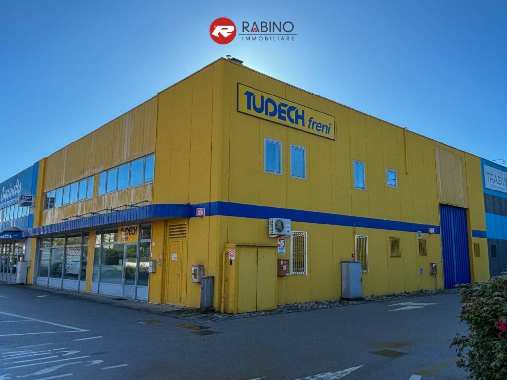 Capannone Industriale in vendita a Udine via Cividina 15