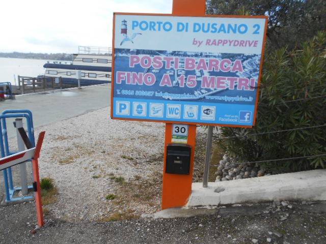 Negozio in vendita a Manerba del Garda piazzale porto di dusano 7A