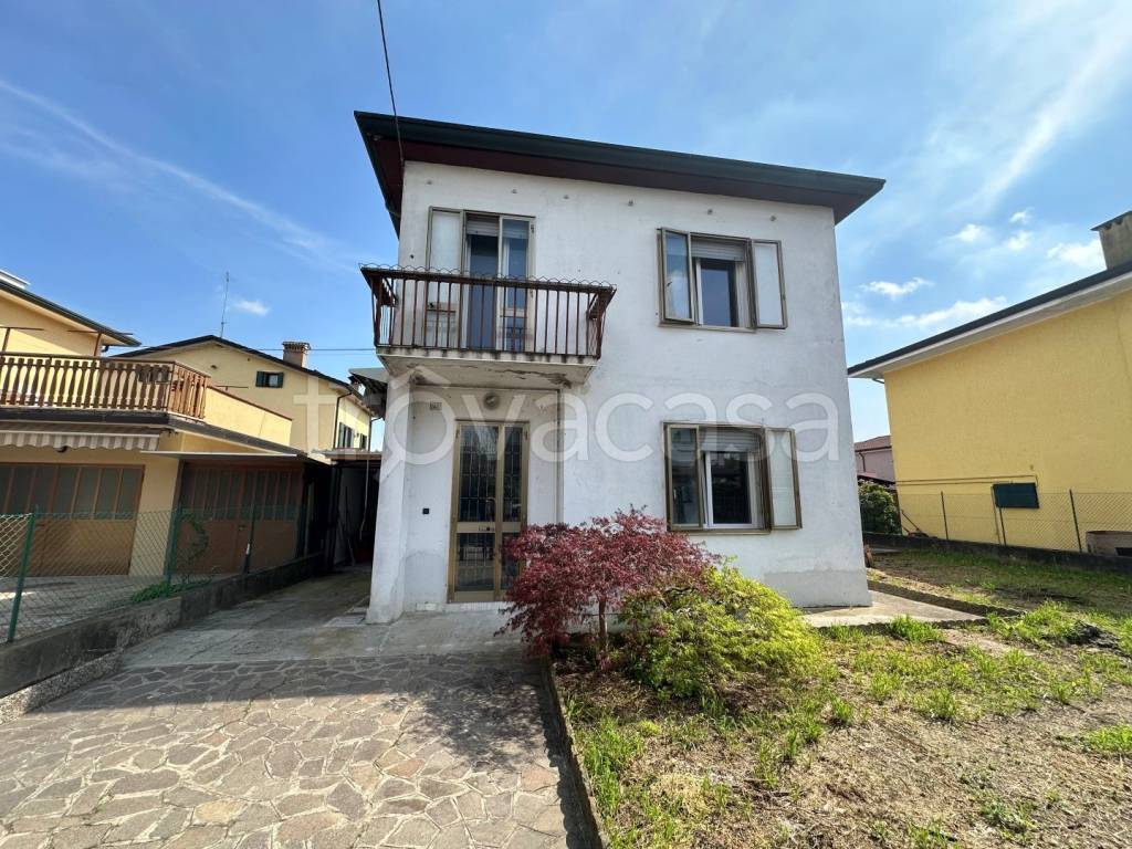 Casa Indipendente in vendita a Montegrotto Terme via Antonio Vivaldi