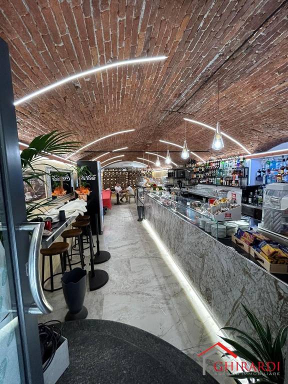 Bar in vendita a Genova vico Condino, 13r
