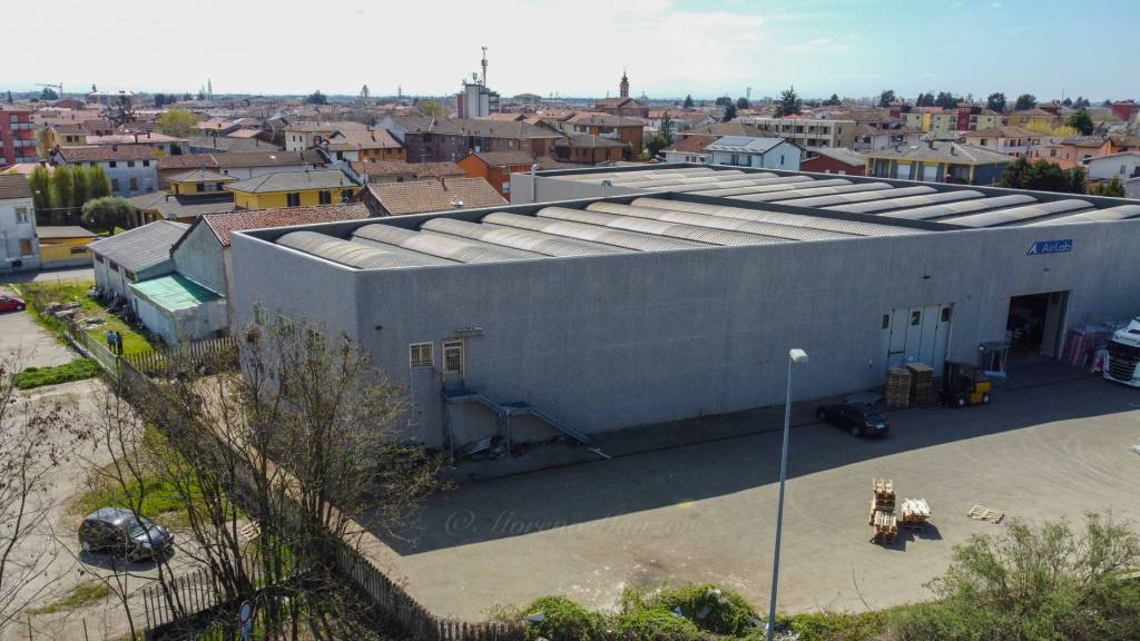 Capannone Industriale in vendita a Romentino via Tangenziale Nord
