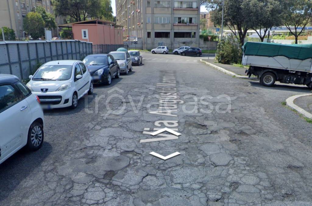 Garage in vendita a Roma via di Grotta di Gregna, 23