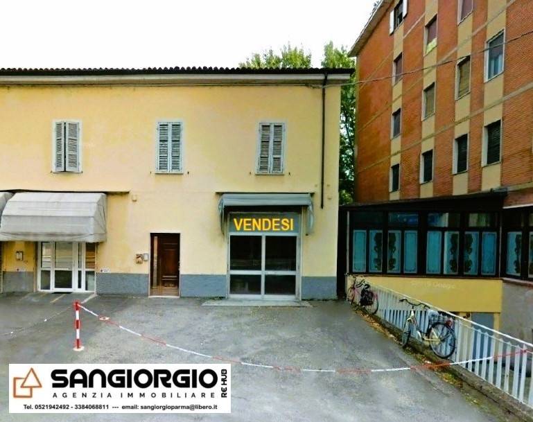 Negozio in vendita a Parma strada Langhirano, 2
