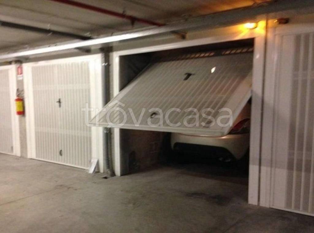 Garage in vendita a Viterbo via Villanova, Km 0