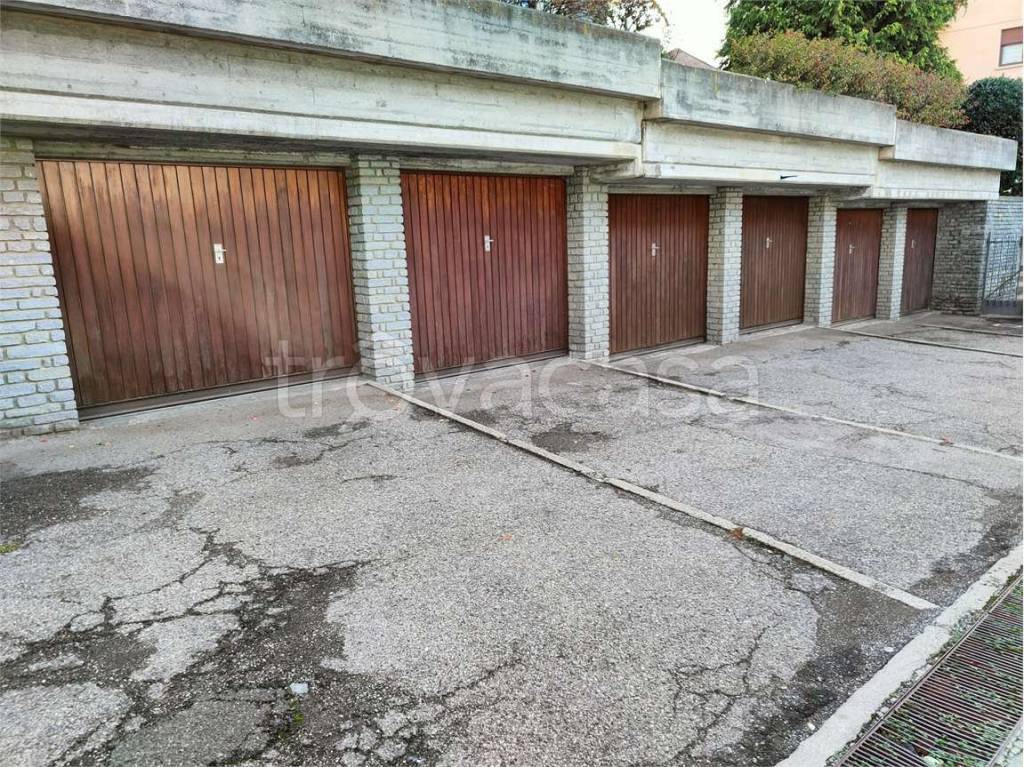 Garage in vendita a Saint-Vincent via Carso, 9