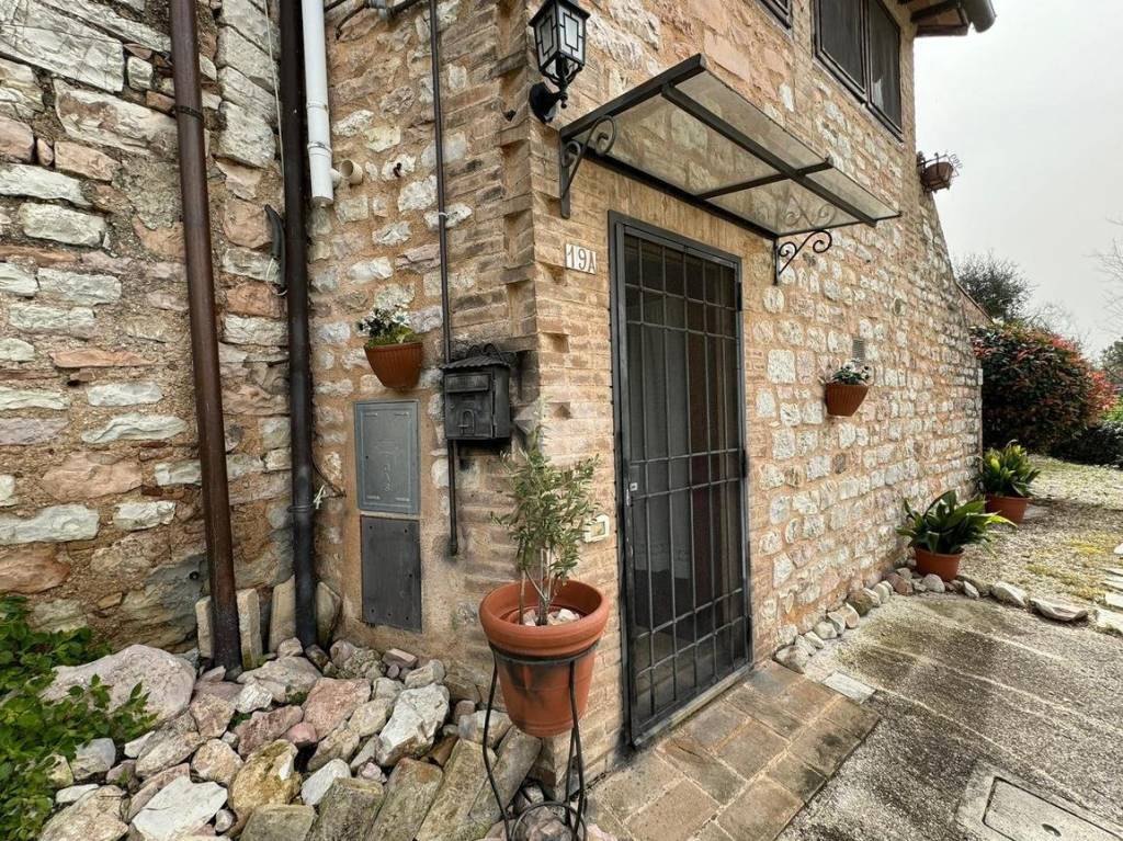 Appartamento in vendita a Spello via Porta Fontevecchia