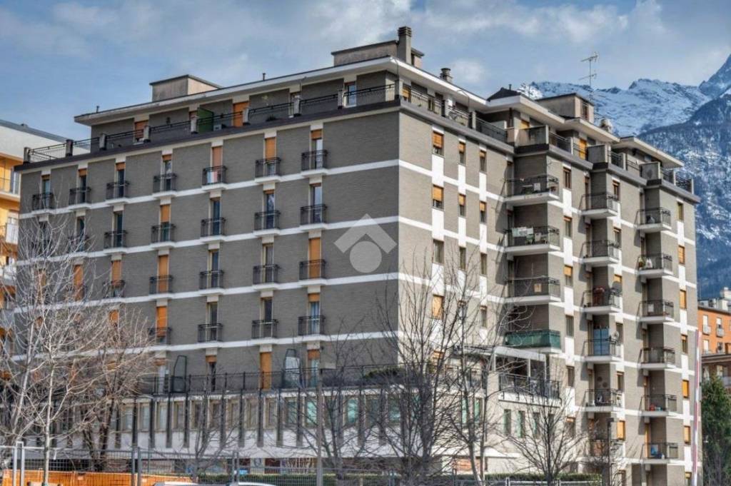 Appartamento in vendita ad Aosta corso saint martin de corleans, 31