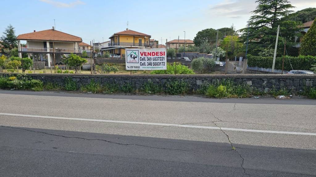 Terreno Residenziale in vendita a Pedara via Alcide De Gasperi