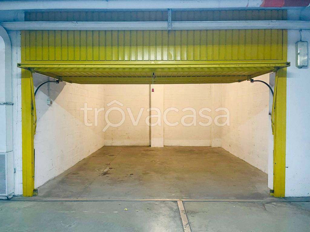 Garage in vendita a Bologna via Decumana, 57