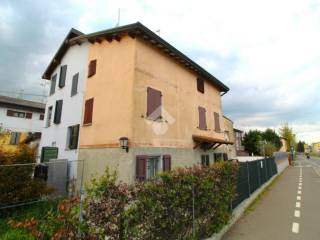 Casa indipendente in vendita a cadelbosco di sopra via c. colombo, 115