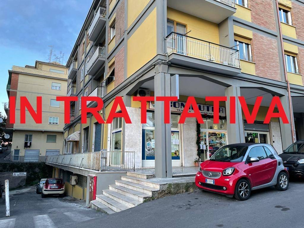 Garage in vendita ad Albano Laziale viale Risorgimanto, 65