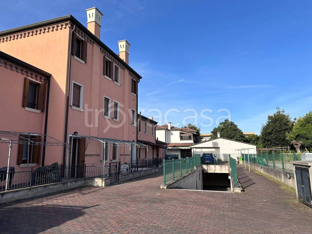 Appartamento in vendita a Polesella via Cristoforo Colombo, 244/2