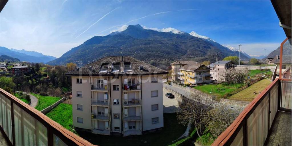 Appartamento in vendita a Saint-Vincent via Trento, 25