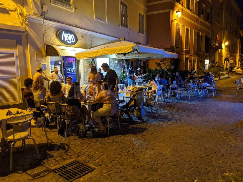 Pub in vendita a Civitavecchia via Monte Grappa