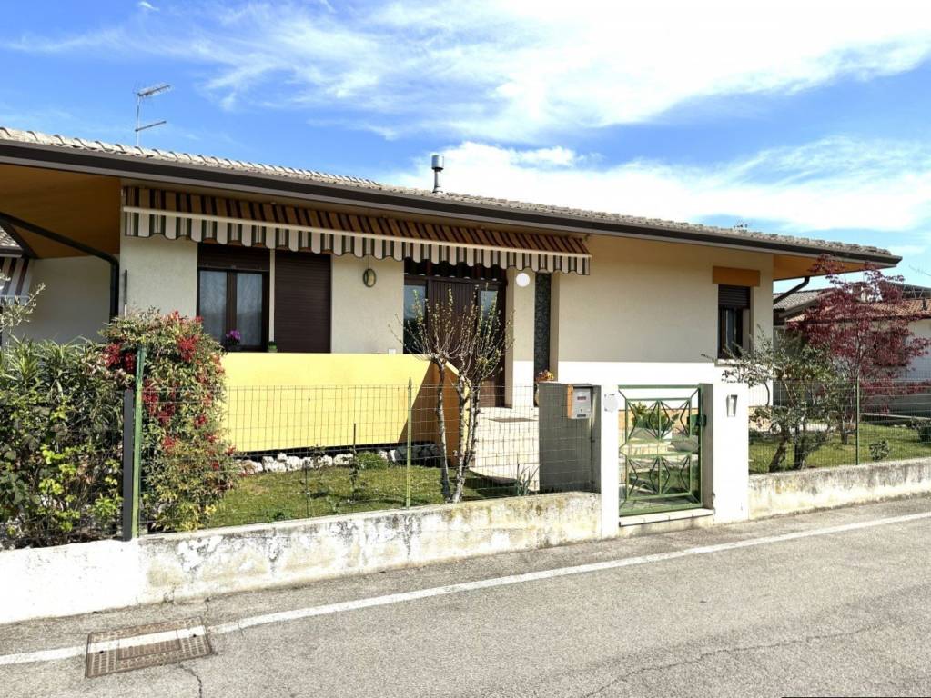 Villa a Schiera in vendita a Trevignano via Alloro