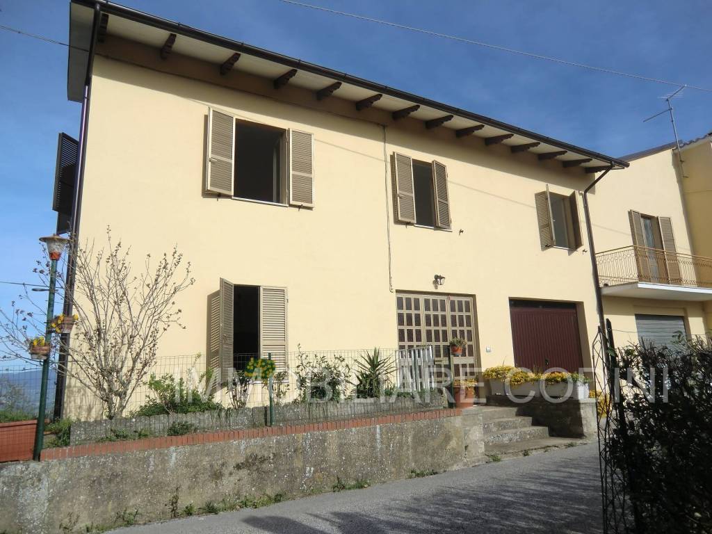 Casa Indipendente in vendita a Todi località Quadro, 8