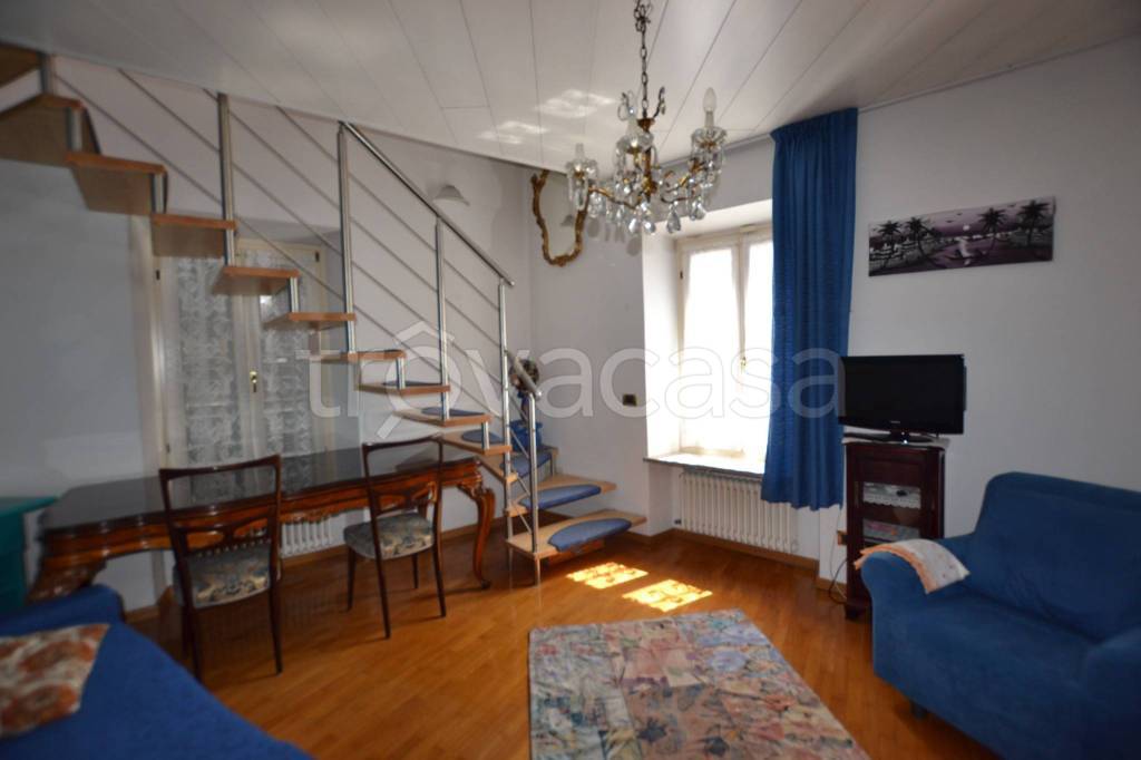 Appartamento in vendita a Borgo d'Anaunia piazza San Giovanni, 1