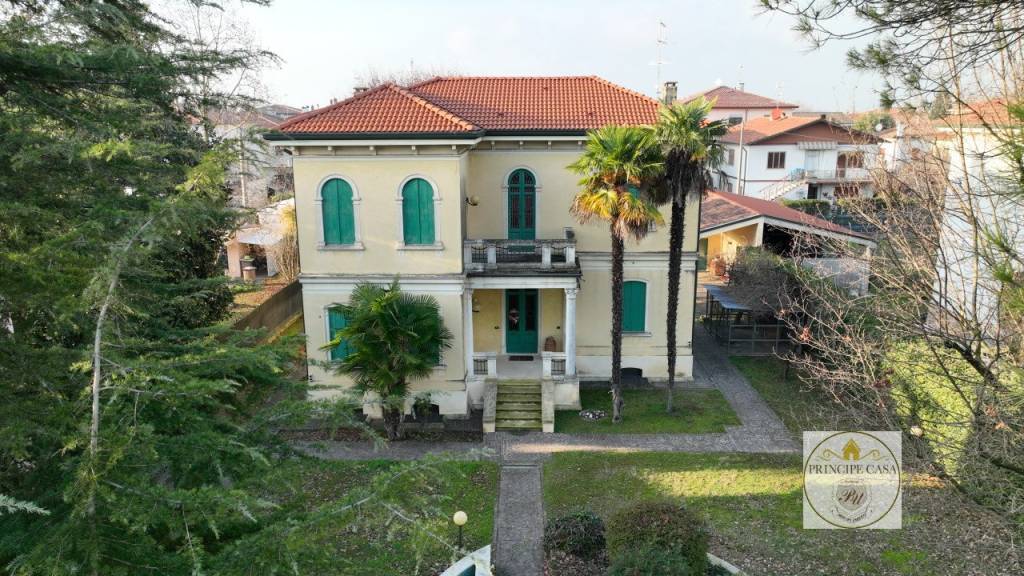 Villa in vendita a Este via Salute