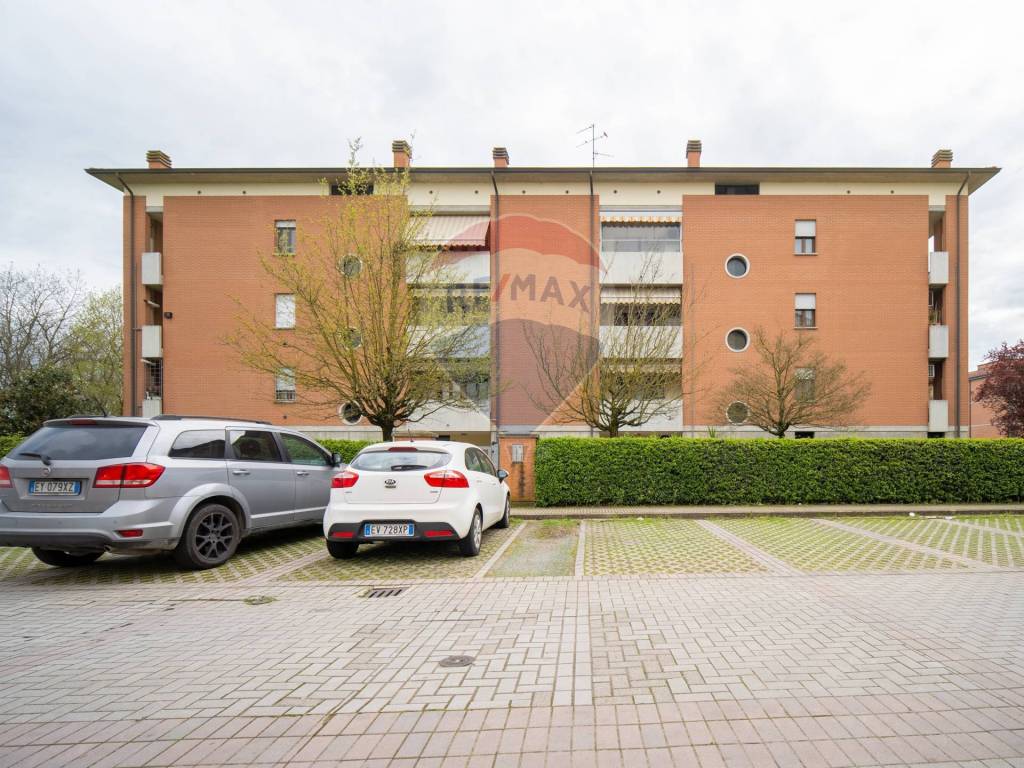Appartamento in affitto a Reggio nell'Emilia via galeotti, 10